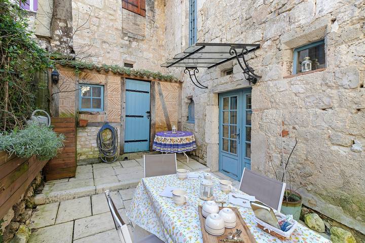 Superb Medieval Stone Villa in the Heart of Issigeac in Issigeac, Périgord Pourpre