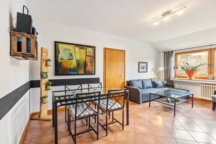 Ferienwohnung für 4 Personen, mit Balkon und Garten sowie Seeblick im Sauerland - 3