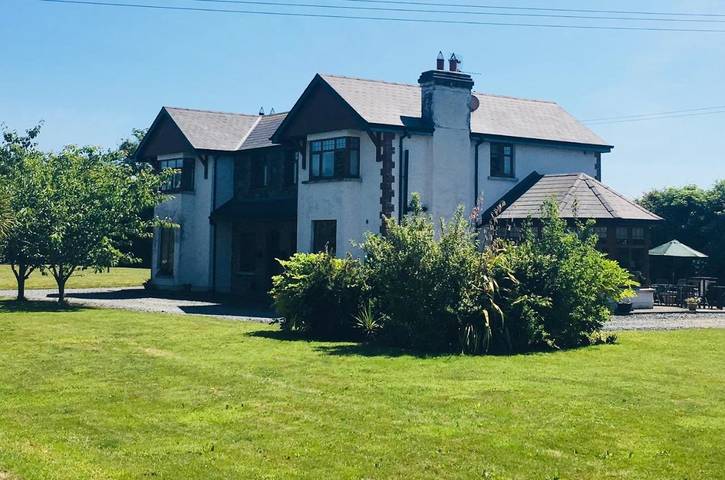 Holiday rental for 22 people, with Terrace and Garden as well as View in Dundalk
