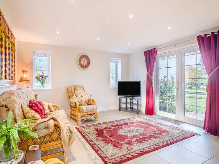 Cottage for 4 people, with garden, with pets in Stroud