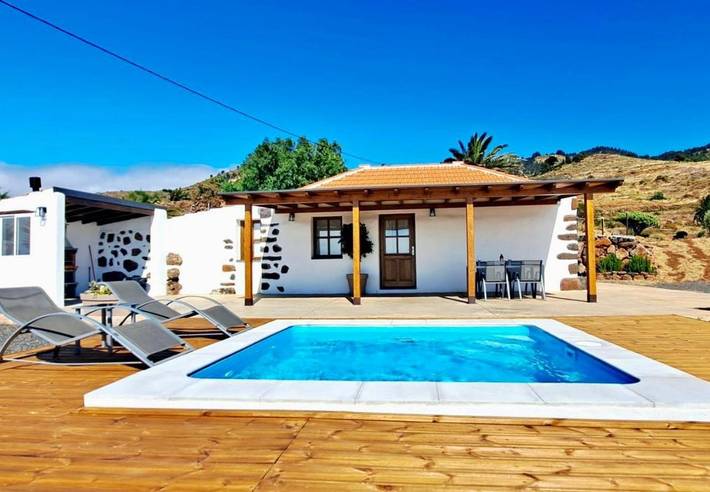 Ferienhaus für 2 Personen, mit Terrasse und Garten sowie Pool und Ausblick