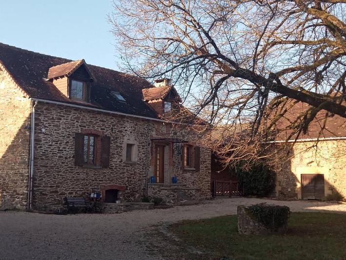 Location de vacances pour 5 personnes, avec vue, adapté aux familles à Saint-Éloy-les-Tuileries