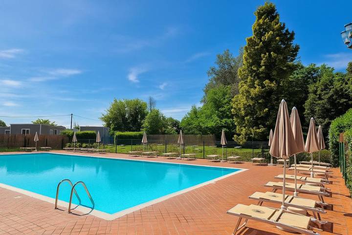 Hotel für 2 Personen, mit Terrasse und Garten sowie Pool