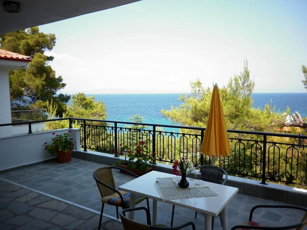 Entire apartment, Fantastically located holiday apartment, directly at the sea, Wifi | Vourvourou, Chalkikiki in Vourvourou, Sithonia Peninsula