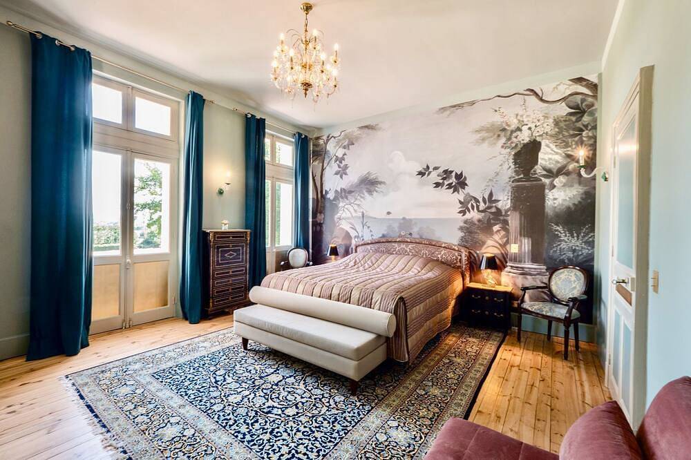 Chateau Des Daims - Six Chambres , Couchages 12 in Magnet, Région de Vichy