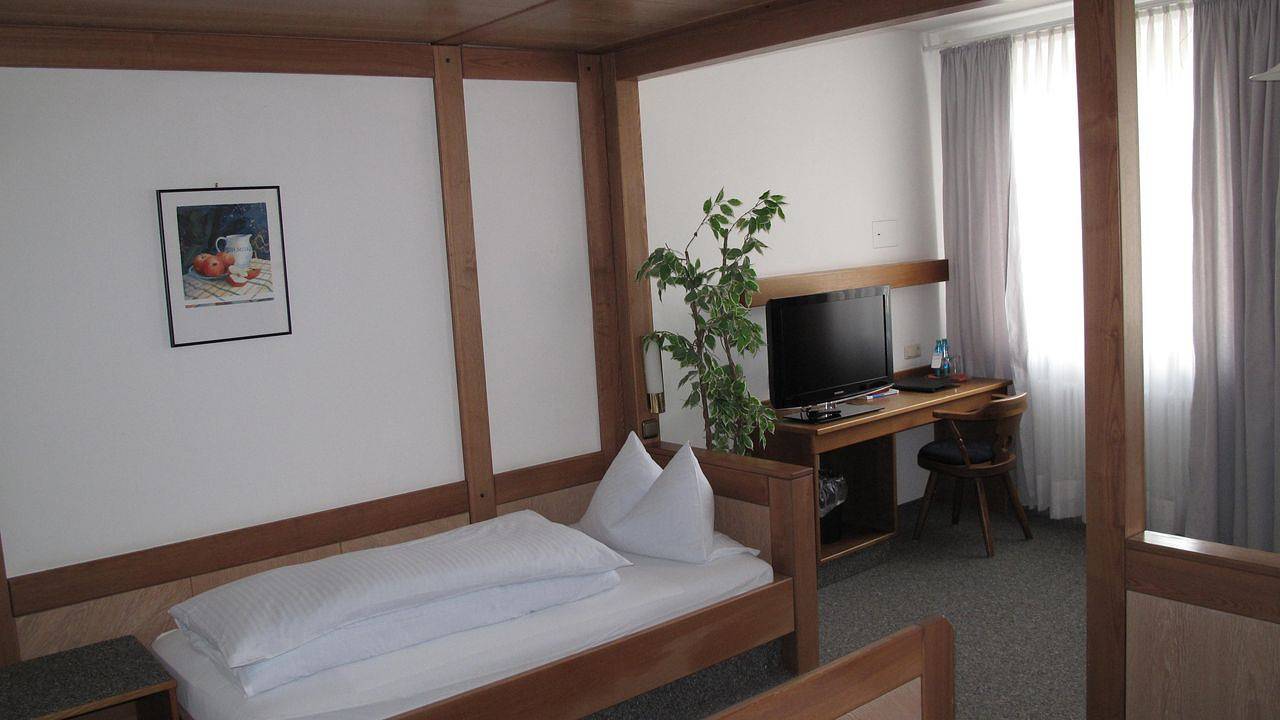 Doppelzimmer für 2 Personen in Burghausen in Burghausen, Landkreis Altötting