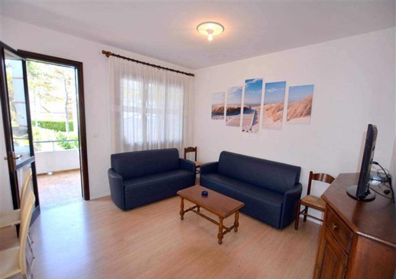 Großes Reihenhaus mit privatem eingezäunten Garten für 9 Gäste in Lignano Pineta in Lignano Pineta, Lignano Sabbiadoro