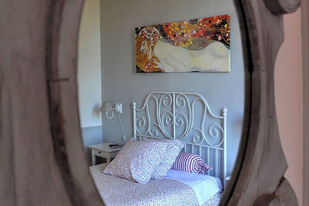 Chateau with accommodation for 15 people for Christmas and New Year in Roanne, Roanne region