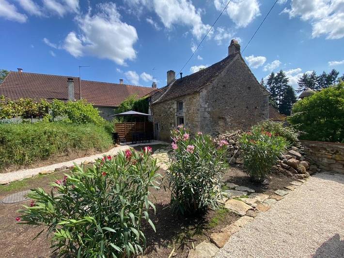 Location de vacances pour 4 personnes, avec Terrasse et Jardin ainsi que Vue sur le lac et Vue à Molinot