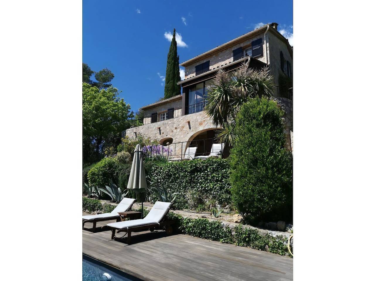 Romantisch stenen huis in Châteauneuf-Grasse, Région de Cannes