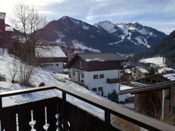 Gîte pour 4 personnes, avec jardin à Chatel