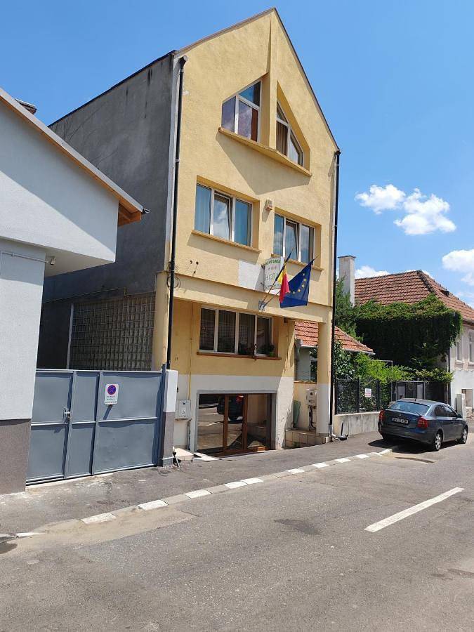 Maison d’hôte pour 2 personnes, avec vue ainsi que jardin et terrasse, animaux acceptés à Brașov