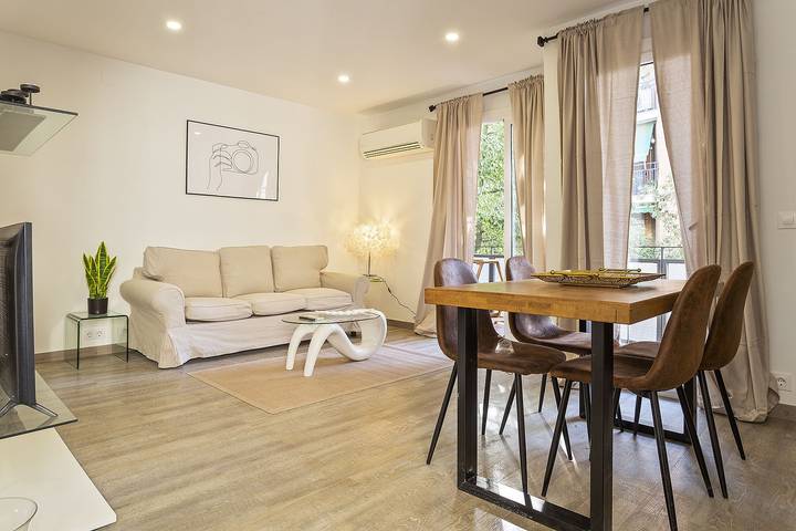 Ferienwohnung für 4 Personen, mit Balkon in Barcelona