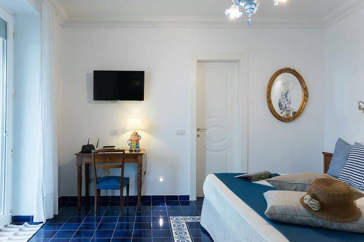 Villa Duchessa d'Amalfi in Tovere, Conca dei Marini