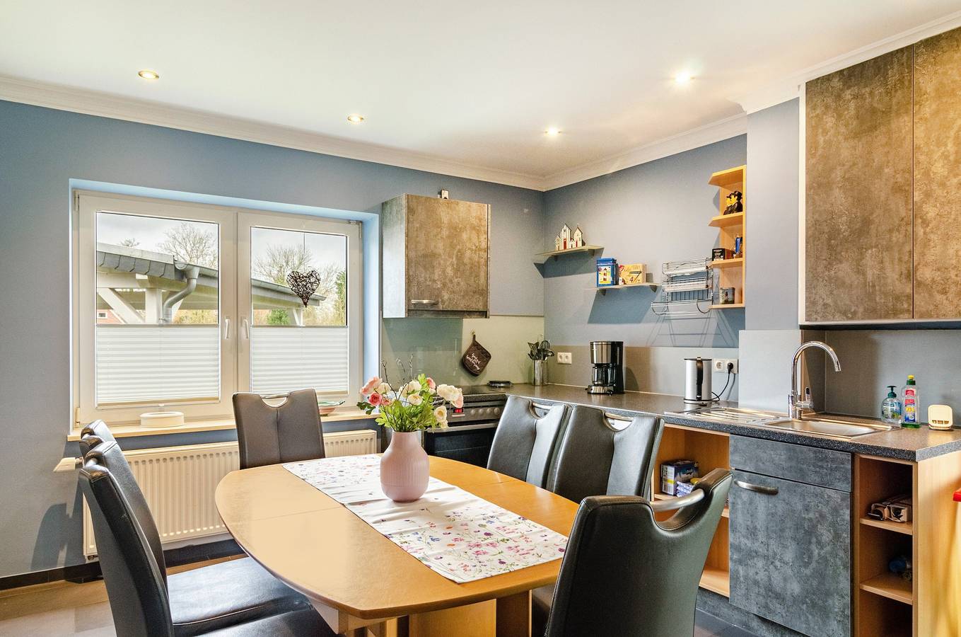 Vacation Home "Nordsee 9 Personen" with Private Terrace, Private Garden & Wi-Fi in Wangermeer, Wangerland