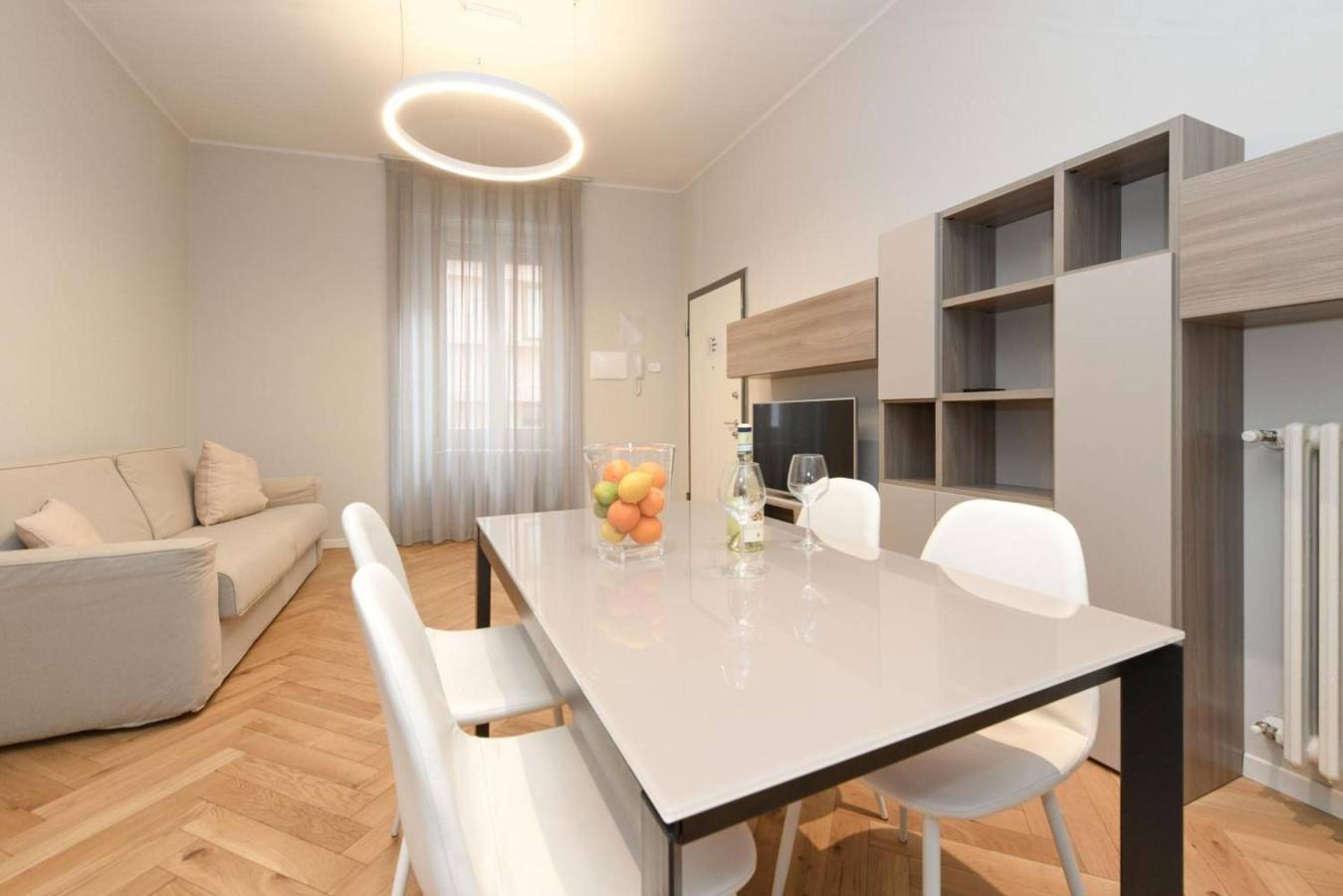 Entire apartment, Apartment 'Living Salò Duomo Second Floor' with Wi-Fi and Air Conditioning in Salò, Garda Mountains