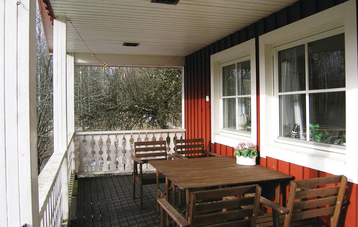 Casa de vacaciones para 6 personas con jardín in Kronoberg