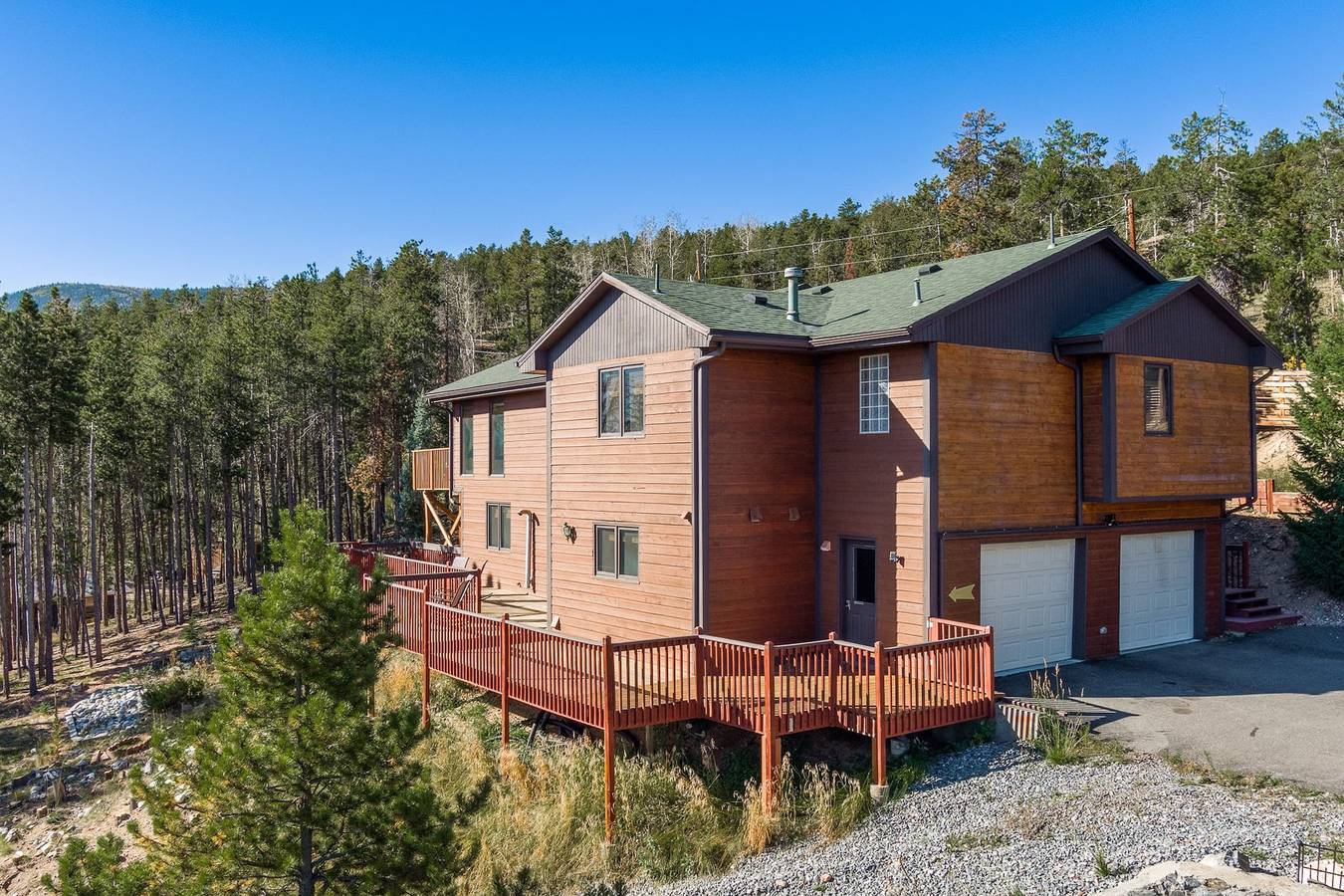 Entire studio, 5 Bedroom Whole Home with Mountain Views in Clear Creek County