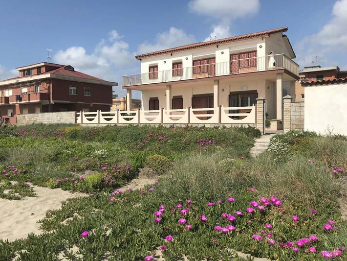 Casa vacanza per 5 persone, con Balcone e Terrazza nonché Giardino e Panorama a Pomezia