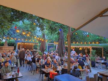 Hôtel pour 2 personnes, avec terrasse et jardin, animaux acceptés à Aramon