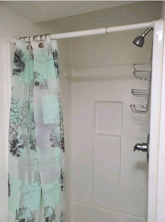 Stylish Retreat w/ Queen Bed • Fast Wifi • Free Parking in Colorado Springs, El Paso County (CO)