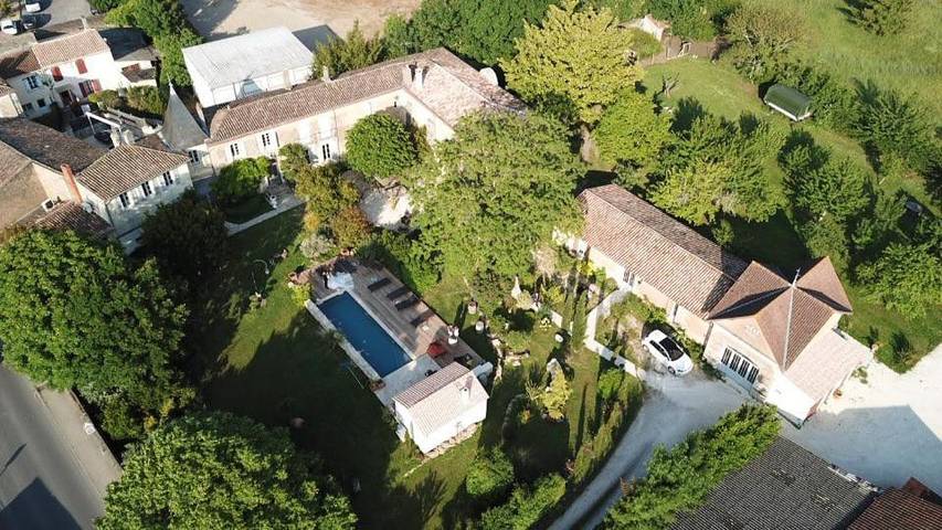 Chambre d’hôte pour 4 personnes, avec sauna et piscine ainsi que vue et jardin à Blaye - 2