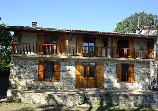 Gîte pour 8 personnes, avec balcon et jardin
