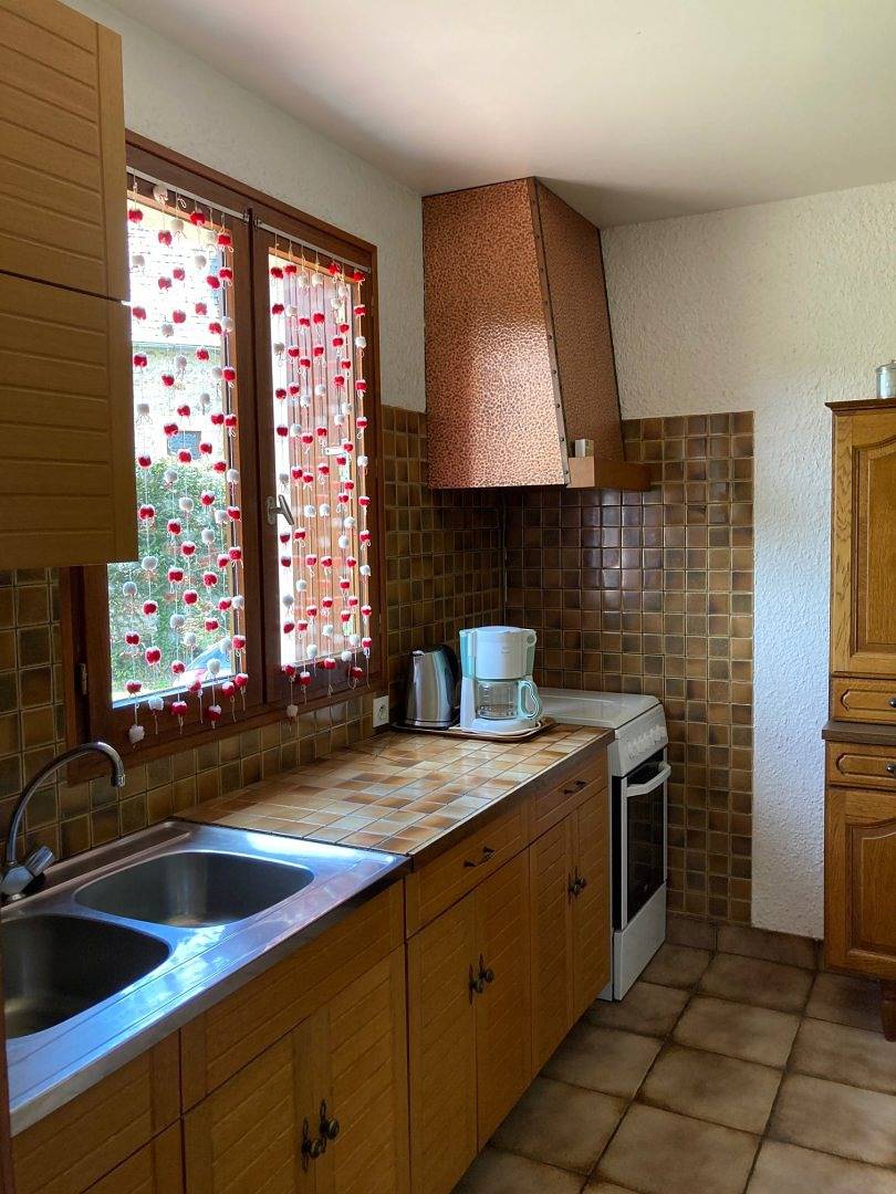 Maison mitoyenne, avec jardin in Chambon-sur-Lac, Parc naturel régional des Volcans d'Auvergne