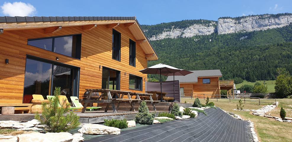 Chalet pour 12 personnes, avec jardin et terrasse dans les Alpes francaises - 2