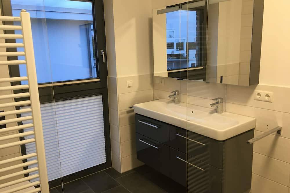 Entire apartment, Luxury apartment between Ryck and nature reserve in Greifswald, Western Pomerania