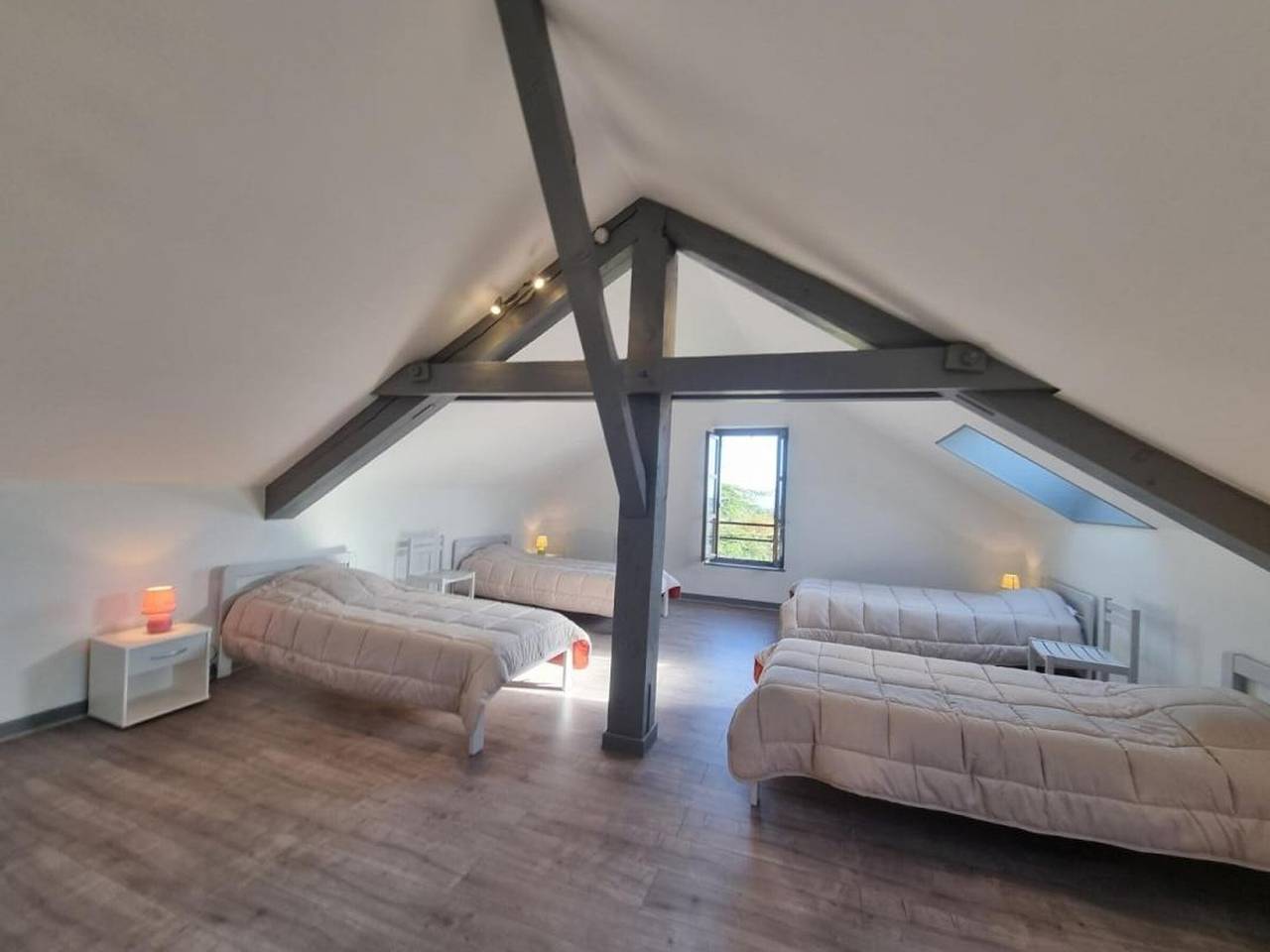 Charmant gîte familial au cœur du village in Saint-André-d'Apchon, Région de Roanne