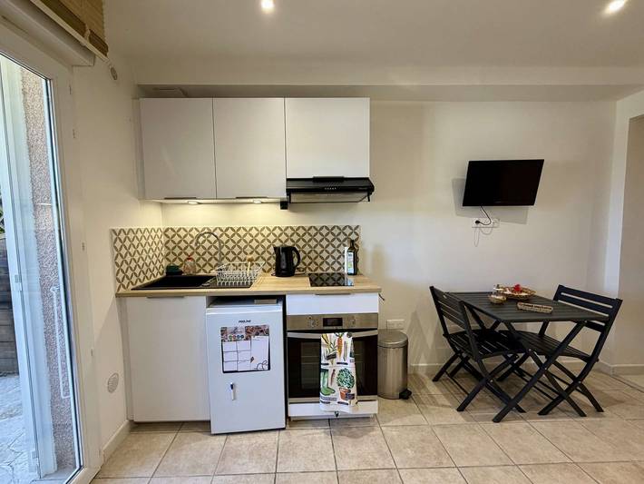 Gîte pour 2 personnes, avec Terrasse et Piscine à Saint-Florent - 3