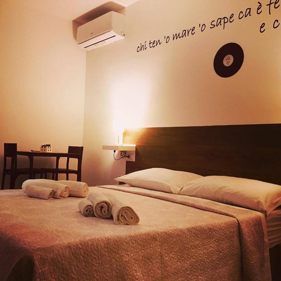 Double Room with Private Bathroom in Campi Flegrei, Pozzuoli