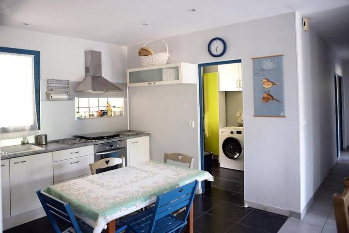 Location de vacances pour 8 personnes, avec jardin et vue à Bourg - 3