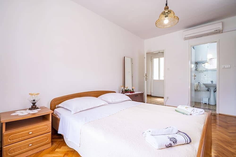 Ganze Wohnung, Apartments Zarac - One Bedroom Apartment with Balcony and Sea View in Zaton, Grad Dubrovnik