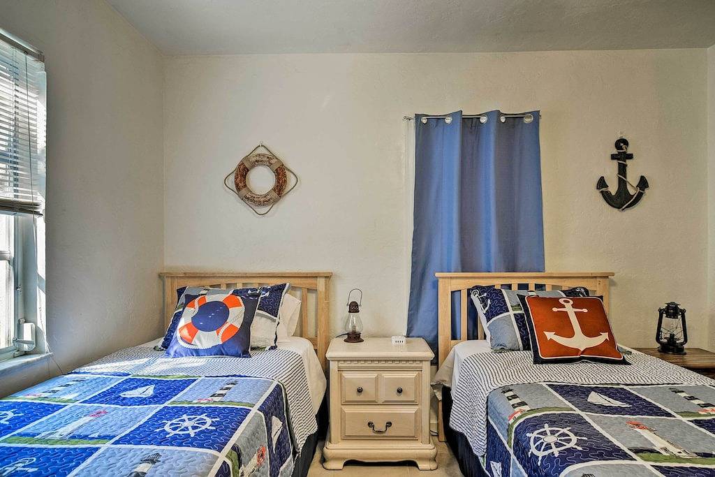 Neu! Treasure Island Bungalow - zu Fuß zum Gulf & Pier in Treasure Island, Pinellas County