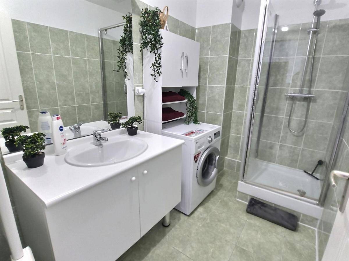 Appartement entier, Le Conti Proche Roissy - Astérix- Gare in Le Plessis-Belleville, Oise