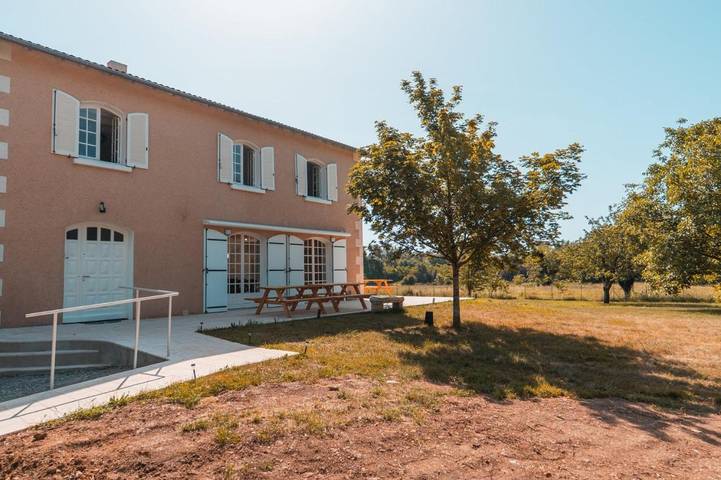 Maison d’hôte pour 12 personnes, avec Jardin
