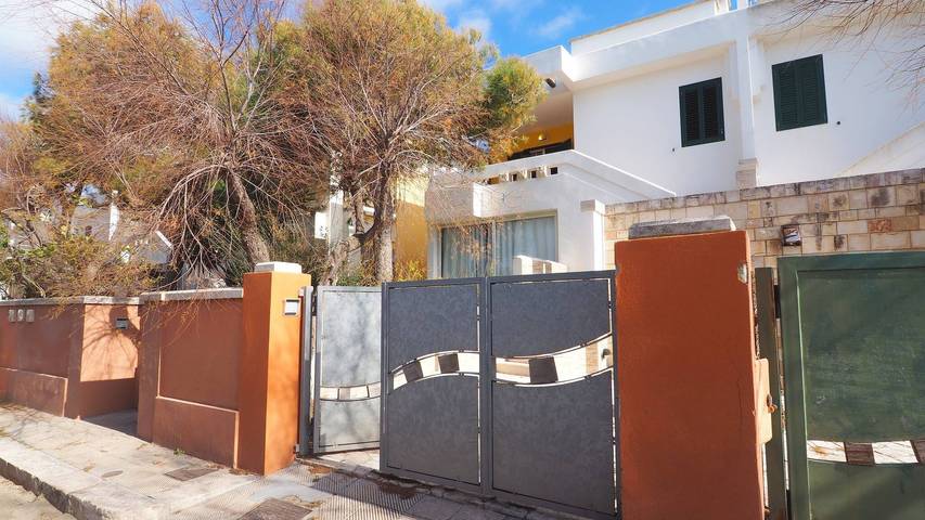 Location de vacances pour 5 personnes, avec Balcon ainsi que Terrasse et Jardin à Baia Verde
