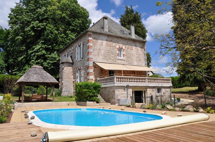 Gîte pour 10 personnes, avec Piscine