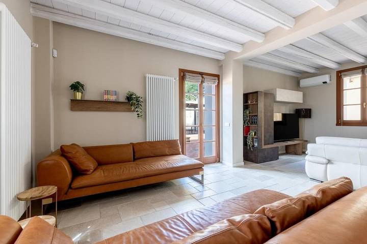 Location de vacances pour 10 personnes, avec terrasse ainsi que jardin et piscine dans San Giovanni alla Vena - 2