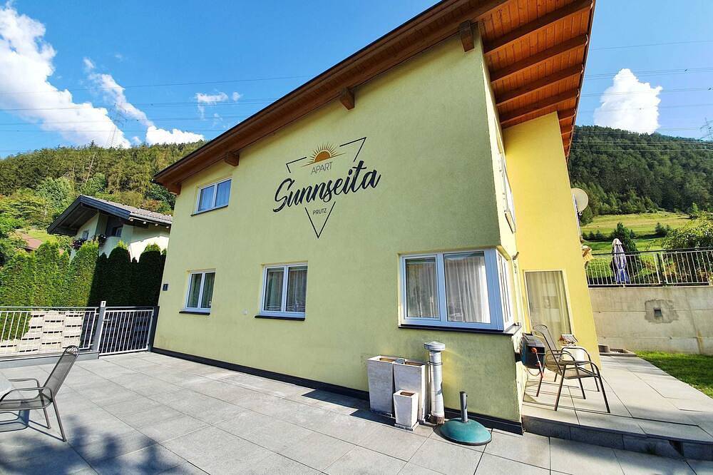 Ganze Wohnung, Apart Sunnseita - Ferienwohung mit wunderbarem Burg Laudeckblick in Glockturmkamm, Prutz