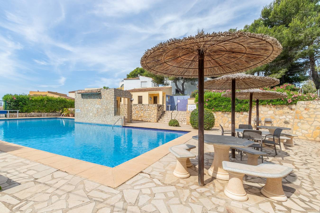 Apartamento entero, Apartamento 'Finca 9' con piscina compartida, Wi-Fi y aire acondicionado in Paichi, Teulada