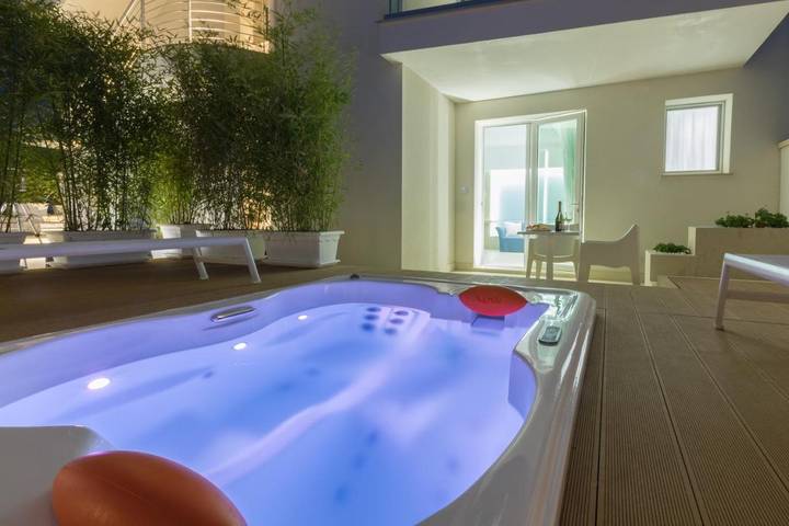 Hotel für 3 Personen, mit Sauna und Pool sowie Whirlpool und Garten in Torre Mozza (Salento) - 2