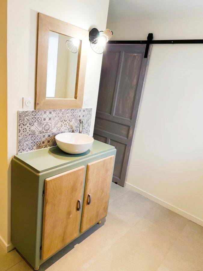 Location de vacances pour 3 personnes, avec terrasse à Saint-Étienne-de-Mer-Morte - 2