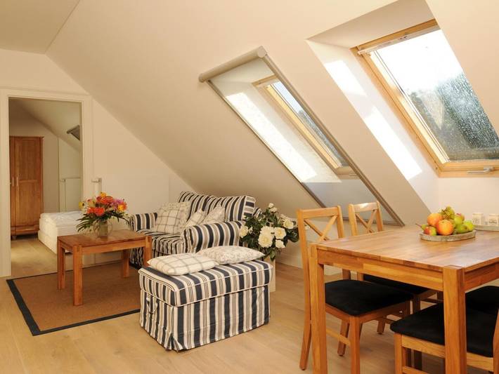 Landgut für 4 Personen, mit Terrasse und Garten in Garz/Rügen - 2