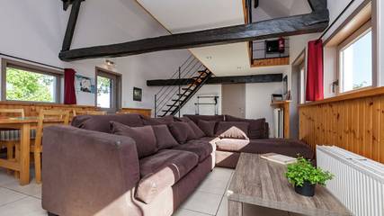 Ferme pour 8 personnes, avec jardin et terrasse, animaux acceptés dans Westvleteren (bière)