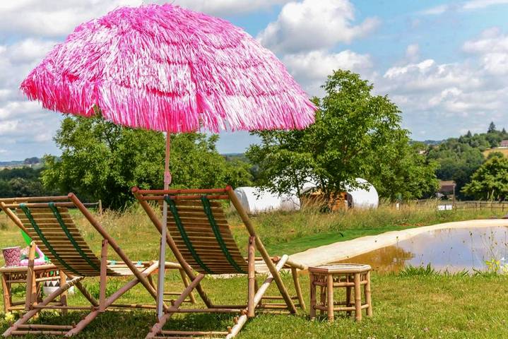 Location de vacances pour 5 personnes, avec vue ainsi que jardin et piscine à Lanouaille - 2