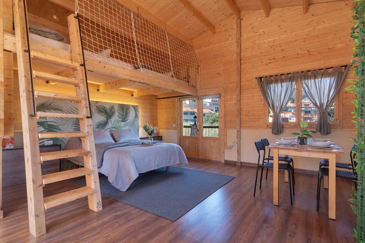 Gîte pour 6 personnes, avec Balcon et Jacuzzi ainsi que Jardin et Sauna
