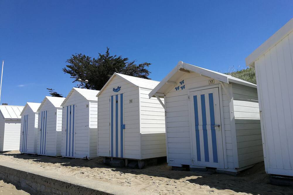 Apartamento entero, Gîte des 3 Plages 4/6 Personnes à 3 mn à Pied des Plages et 100 m des Commerces in Lancieux, Región de Dinan